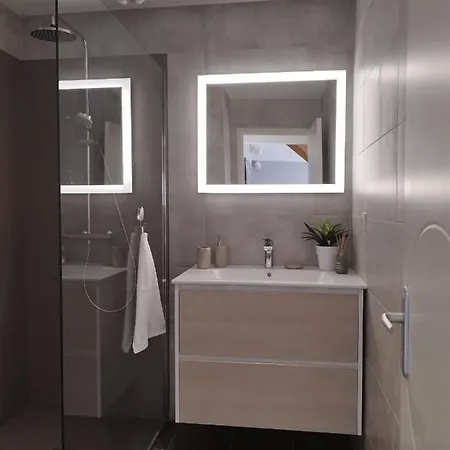 D'hotes Salle D'eau Et Wc Prives, Veranda,exterieurs Et Piscine Chauffee 3* Guerande
